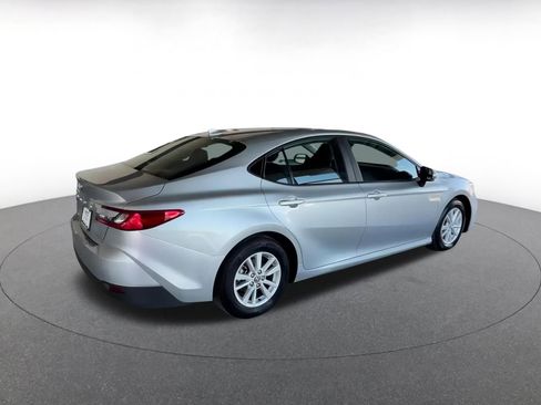 Used 2025 Toyota Camry LE image 15
