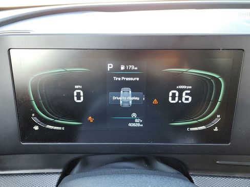 Used 2024 Kia Sportage LX image 30