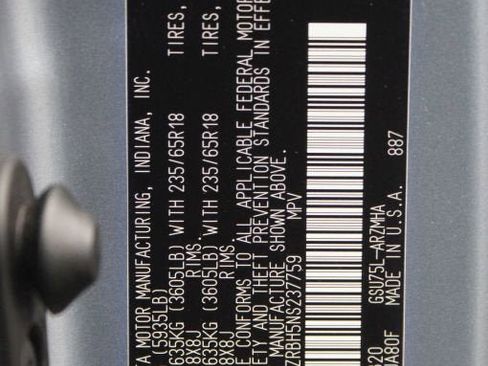 Used 2022 Toyota Highlander XLE image 27