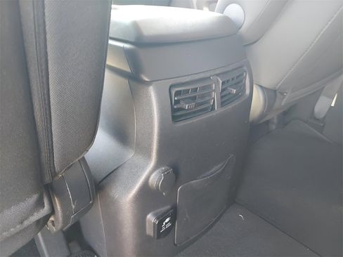 Used 2015 Nissan Titan SV w/ SV Value Truck Package image 19