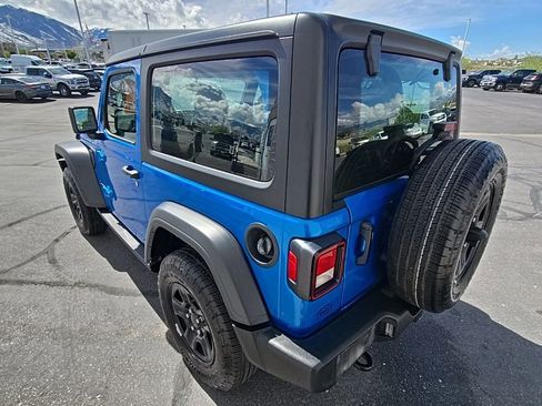 Used 2025 Jeep Wrangler Sport AWD/4WD image 6