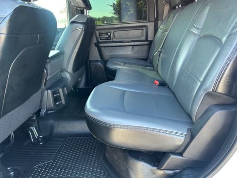 Used 2022 RAM 2500 Tradesman w/ Chrome Appearance Group AWD/4WD image 15