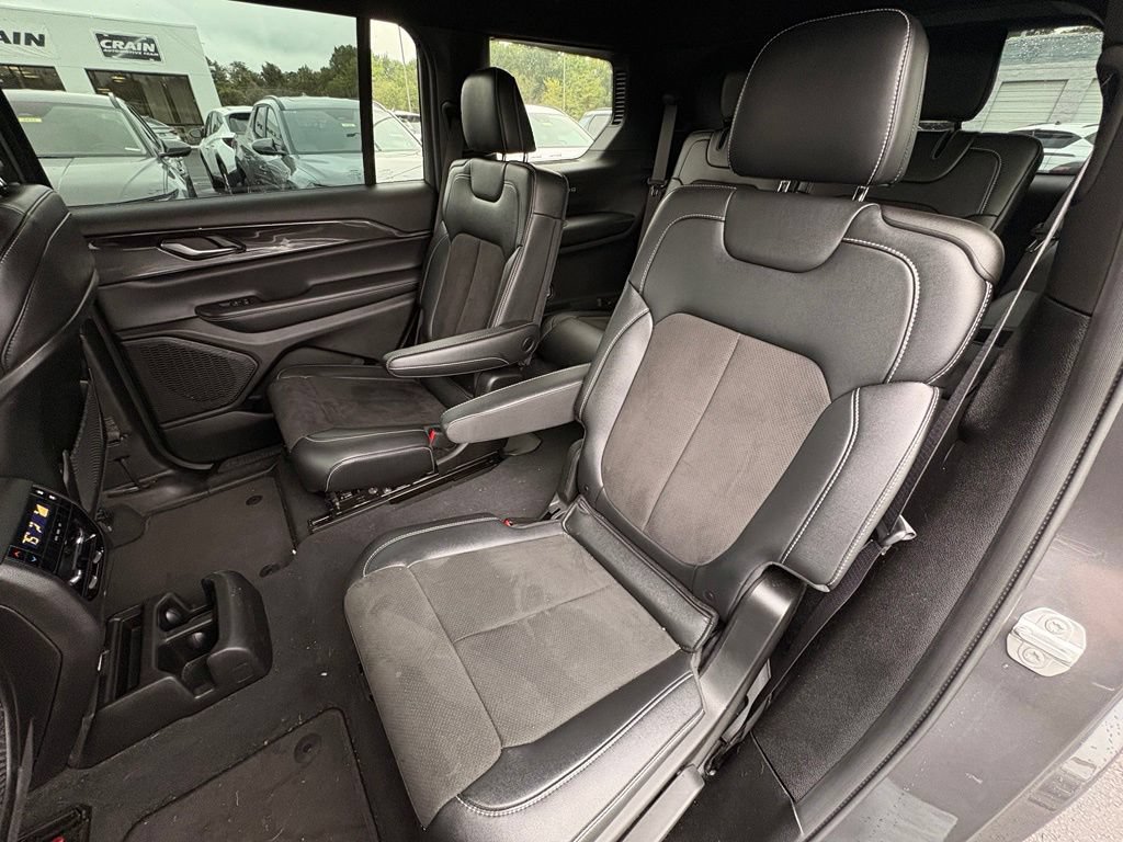 Used 2023 Jeep Grand Cherokee L Laredo AWD/4WD image 25