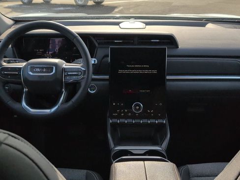 Used 2025 GMC Terrain Elevation image 16