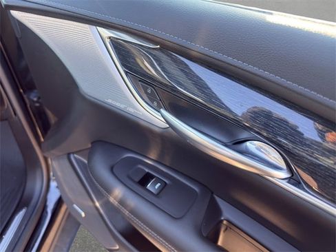 Used 2020 Cadillac XT5 Premium Luxury image 16