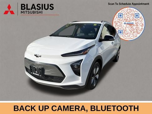 Used 2023 Chevrolet Bolt EUV LT w/ Convenience Package FWD image 9