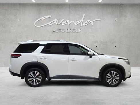 Used 2024 Nissan Pathfinder SL AWD/4WD image 17
