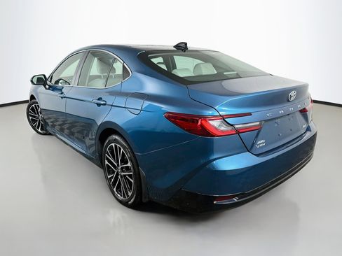 Used 2026 Toyota Camry XLE AWD/4WD image 5