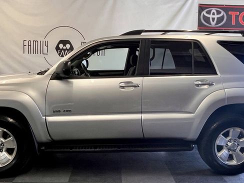 Used 2006 Toyota 4Runner SR5 AWD/4WD image 1