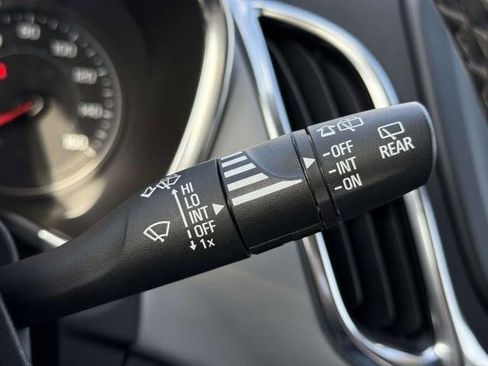 Used 2024 Chevrolet Equinox LT image 23