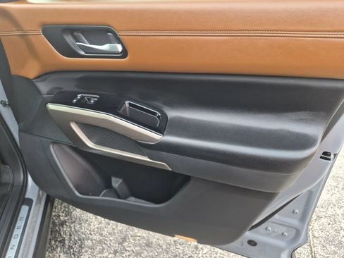 Used 2022 Nissan Pathfinder Platinum w/ Cargo Package FWD image 28