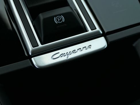 Used 2023 Porsche Cayenne Coupe AWD/4WD image 21