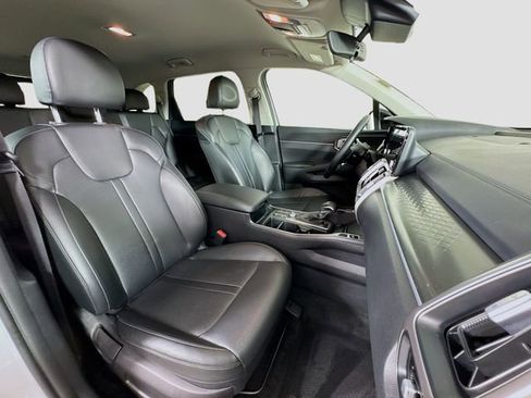 Used 2022 Kia Sorento S image 29