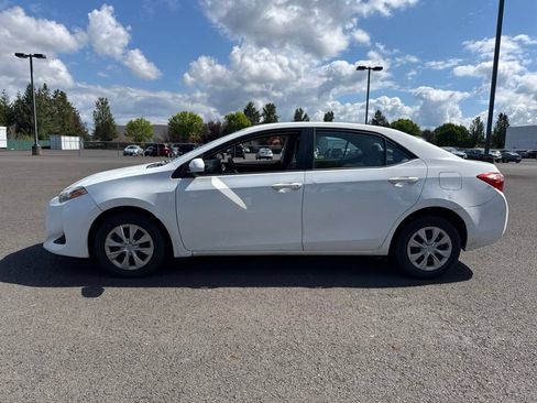 Used 2017 Toyota Corolla L FWD image 4