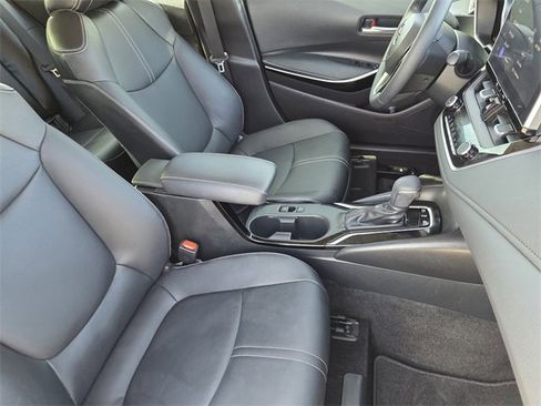 Used 2025 Toyota Corolla XLE image 11