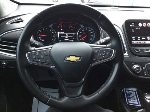 Used 2018 Chevrolet Malibu LT image 13