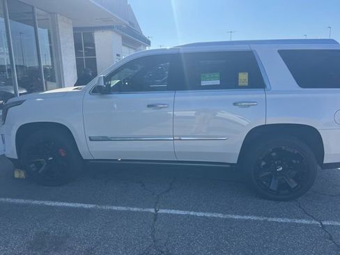 Used 2018 Cadillac Escalade Platinum image 5