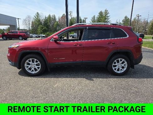 Used 2016 Jeep Cherokee Latitude w/ Cold Weather Group AWD/4WD image 6