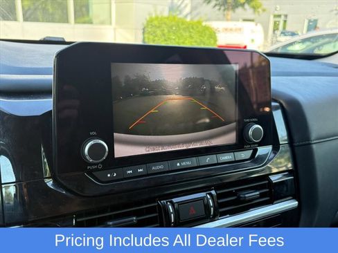 Used 2024 Nissan Pathfinder SV AWD/4WD image 8