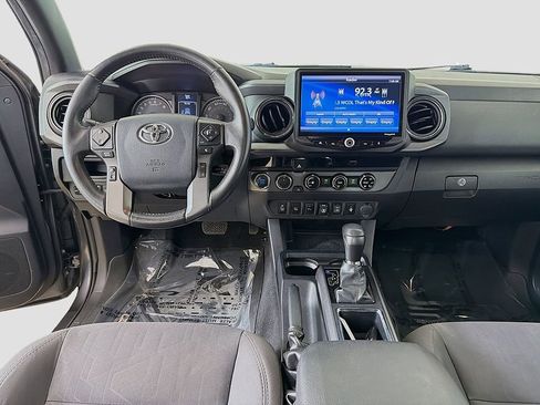 Used 2018 Toyota Tacoma TRD Sport w/ Technology Package AWD/4WD image 22