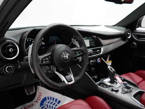 Used 2026 Alfa Romeo Giulia AWD image 15