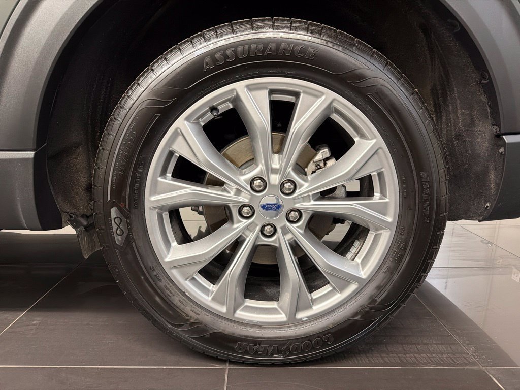 Used 2024 Ford Explorer Limited AWD/4WD image 7