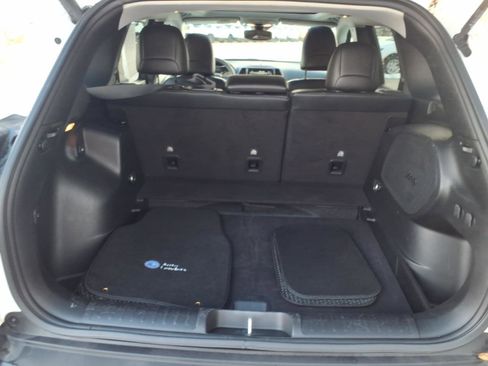 Used 2022 Jeep Cherokee Limited image 18