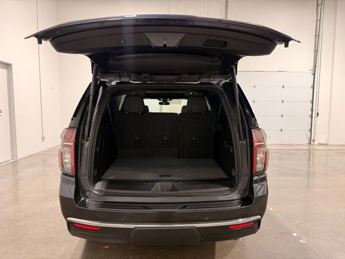 Used 2022 Chevrolet Suburban LT w/ Luxury Package image 9