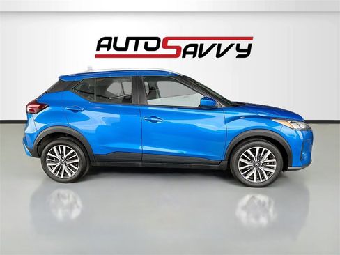 Used 2024 Nissan Kicks SV image 8