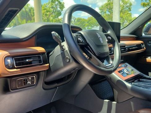 Certified 2022 Lincoln Aviator Reserve RWD image 9