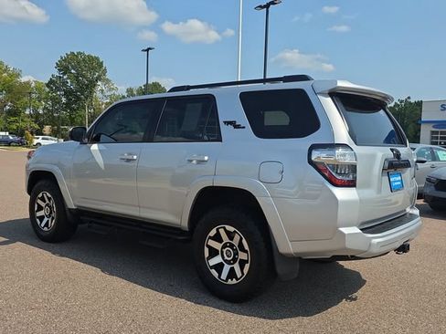 Used 2022 Toyota 4Runner TRD Off-Road AWD/4WD image 5
