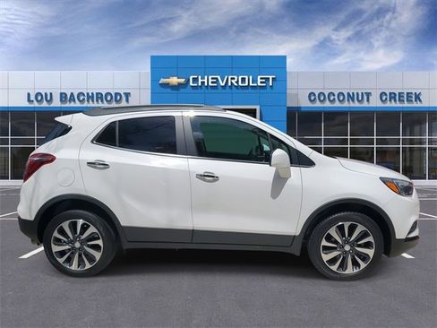 Used 2022 Buick Encore Preferred w/ Safety Package image 2