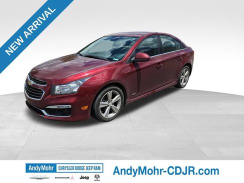 Used 2015 Chevrolet Cruze LT w/ RS Package FWD image 3