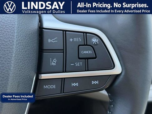 Used 2022 Toyota Highlander XLE FWD image 22