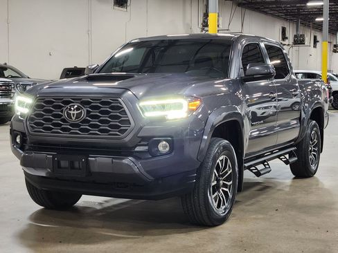Used 2021 Toyota Tacoma TRD Sport image 4