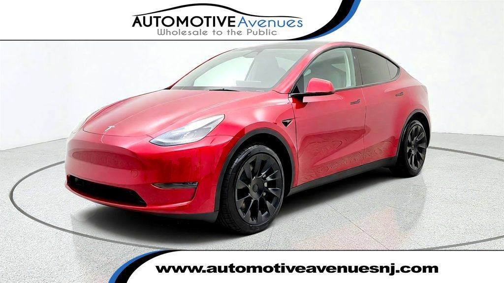 Used 2024 Tesla Model Y 2WD image 1