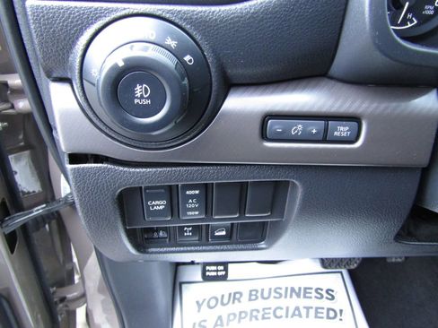 Used 2024 Nissan Titan PRO-4X w/ Pro-4x Utility Package AWD/4WD image 16