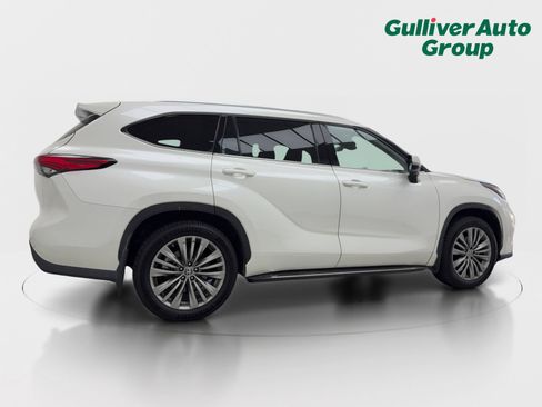 Used 2020 Toyota Highlander Platinum FWD image 9