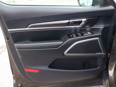 Used 2025 Kia Telluride S FWD image 13