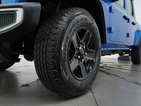 Used 2021 Jeep Gladiator Sport image 24