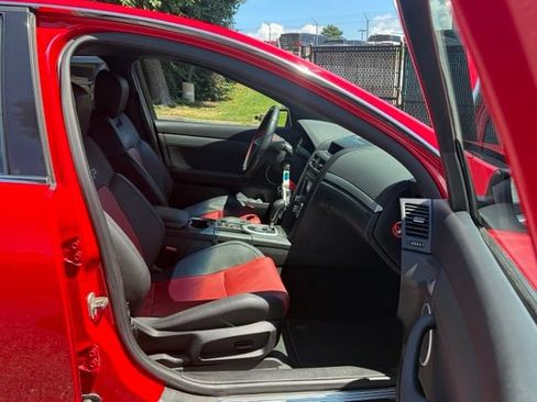 Used 2009 Pontiac G8 GXP RWD image 28