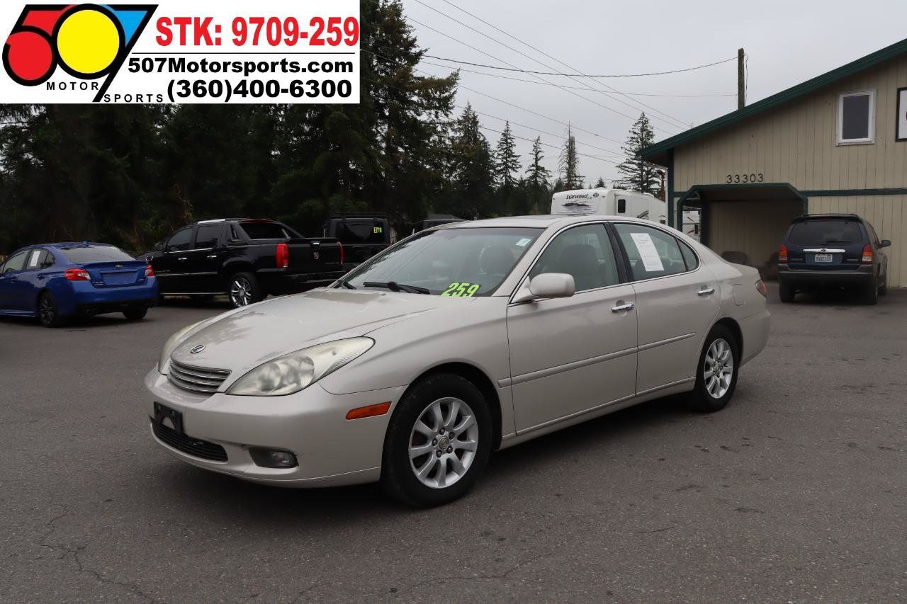 Used 2002 Lexus ES 330 w/ Premium Pkg FWD image 2