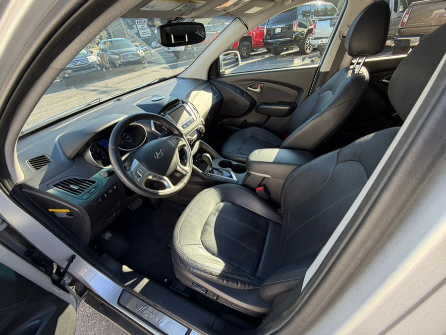 Used 2012 Hyundai Tucson Limited w/ Premium Pkg AWD/4WD image 10