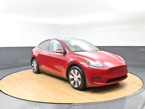 Used 2023 Tesla Model Y Long Range AWD/4WD image 12