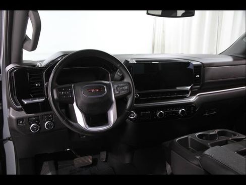 Used 2025 GMC Sierra 1500 SLT AWD/4WD image 7
