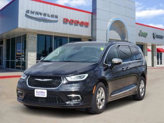Used 2023 Chrysler Pacifica Limited FWD video 2