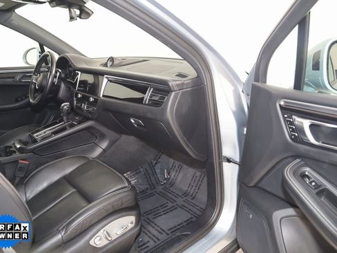 Used 2022 Porsche Macan image 49