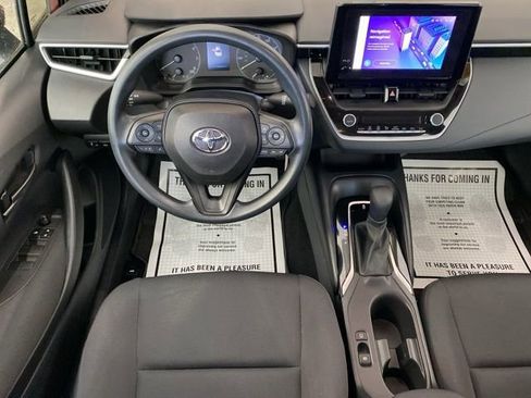 Used 2023 Toyota Corolla LE image 2