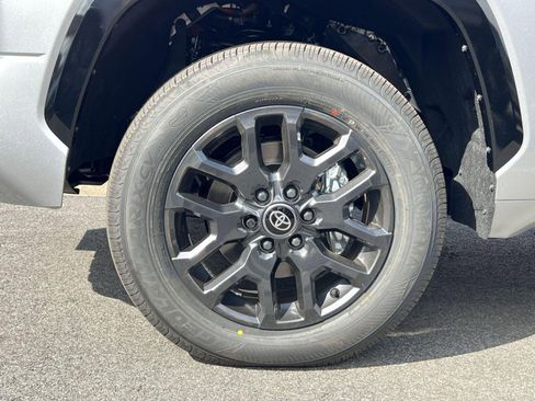 New 2025 Toyota Tundra Platinum image 5