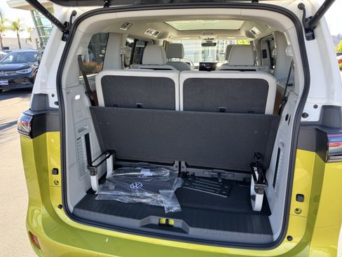 Used 2025 Volkswagen ID. Buzz 1st Edition image 36